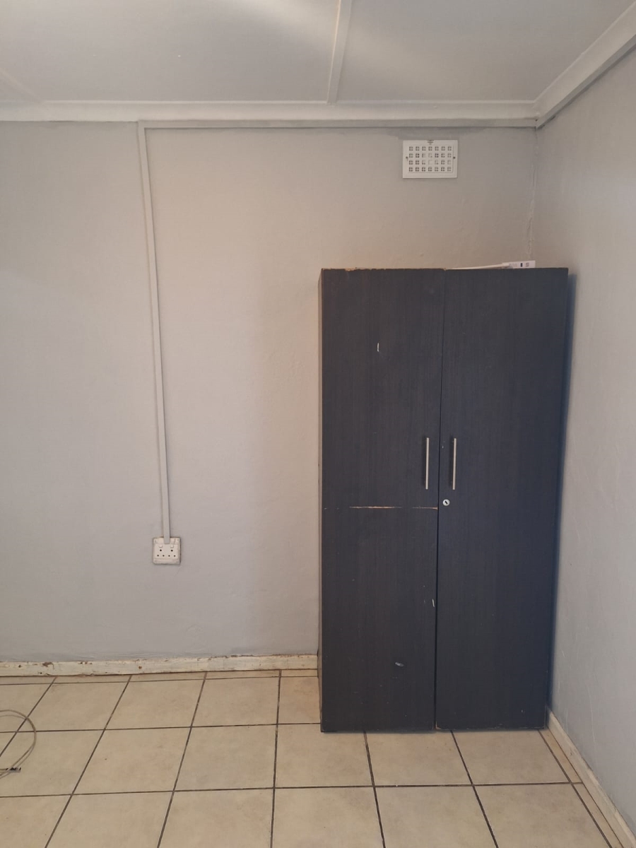 To Let 1 Bedroom Property for Rent in Top Town Eastern Cape